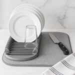 Drying Mat with Integrated Plate Rack