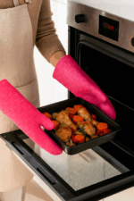 4 Pack Silicone Oven Mits - Image 2